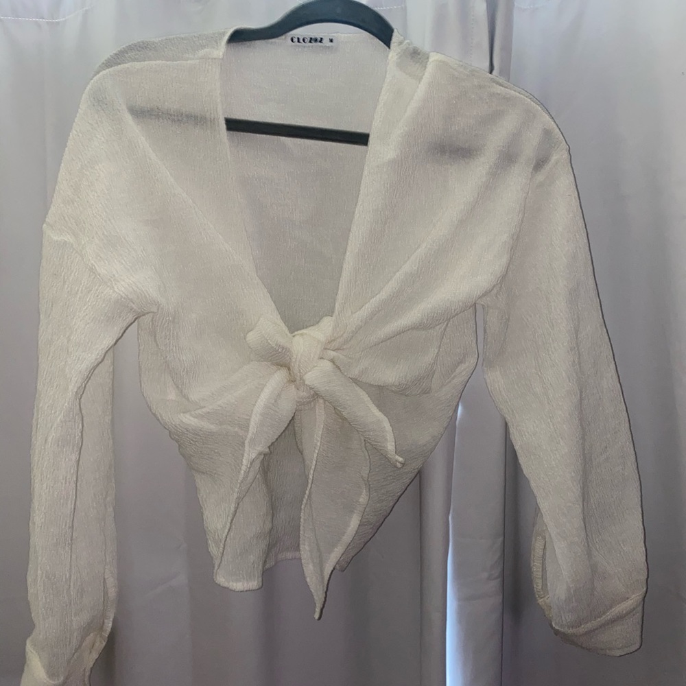 Spring sexy white flowy crop top, only worn once for an hour!